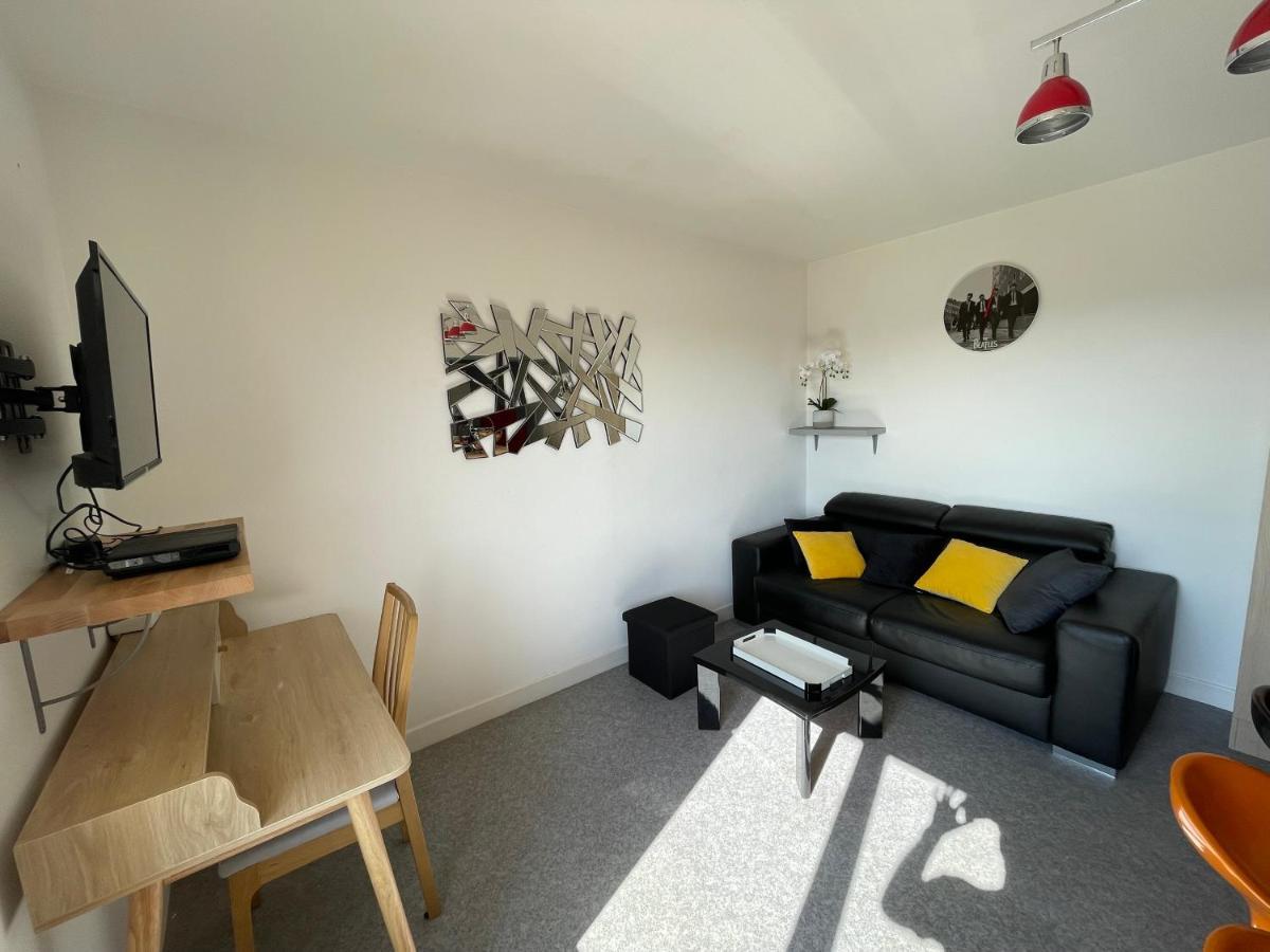 Appartement Chaleureux , Cosy, Bien Equipe Et Bien Place Sedan Exterior photo